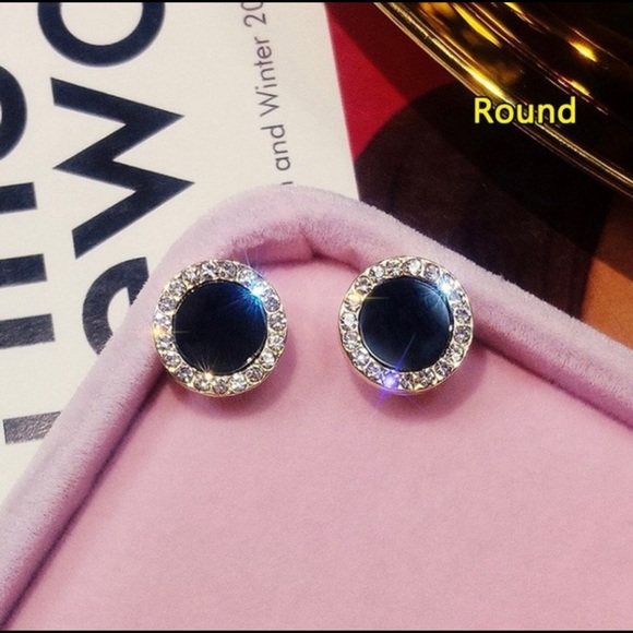 🌻3 for $20🌻 Rhinestone Stud Earrings - Picture 1 of 5